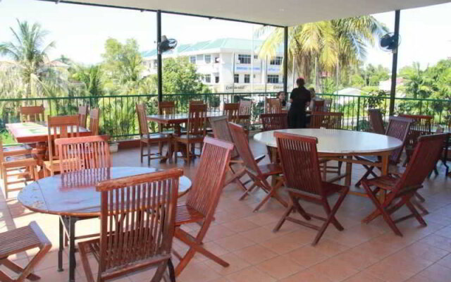 D'Anggerek Hotel