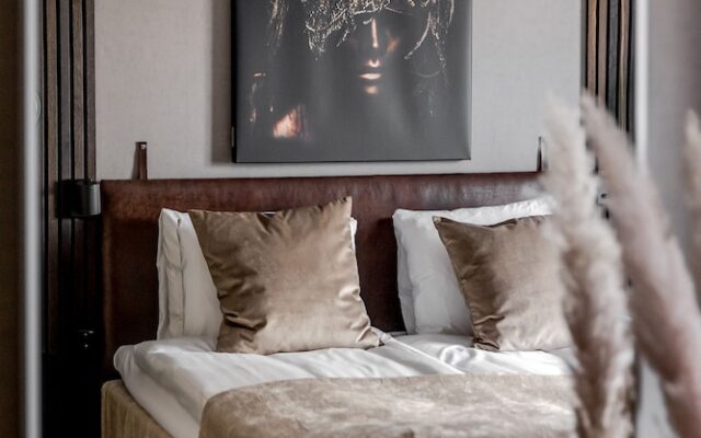 XHOTEL