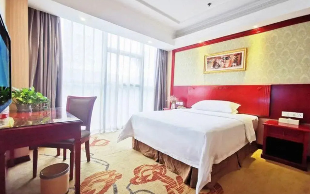 Vienna Hotel Chongqing Changshengqiao Subway Station Branch