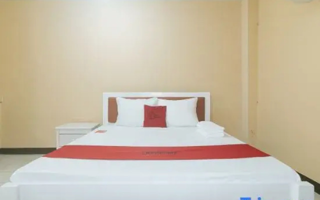 RedDoorz @ MUBG Apartelle near Baclaran Church