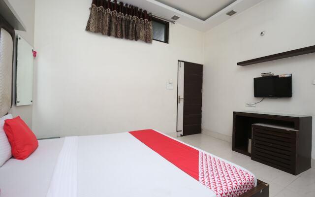 OYO 18599 Hotel Rc Residency