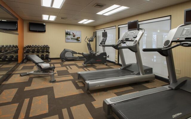 Courtyard by Marriott Grand Rapids Airport