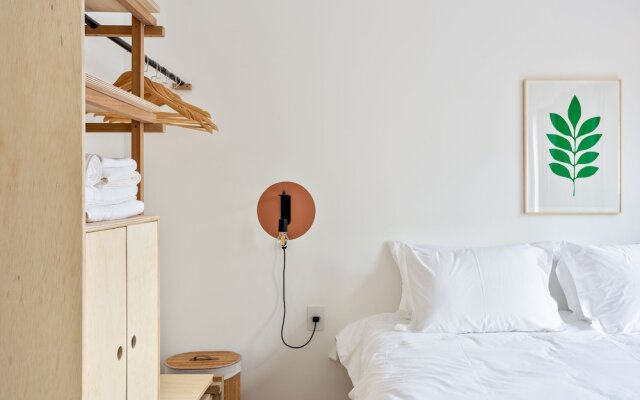 Tabas by Blueground Magdalena Laura