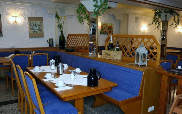 Hotel Zur Rebe