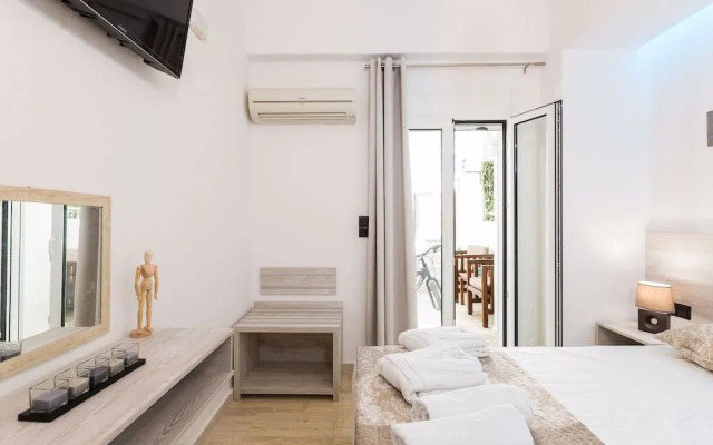 Mpali Bay View And Beach Front Apt Crete