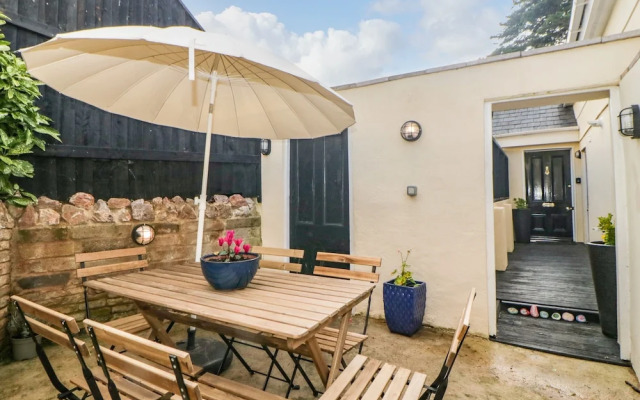 Monterey Mews