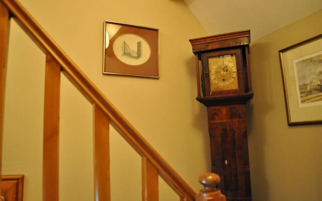 Old Ivy House Bed & Breakfast