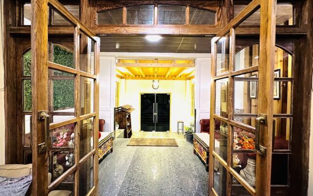 Silver Cloud Hotel