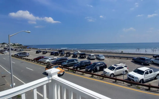 Breakers by the Sea