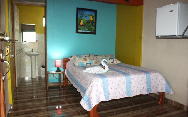 Cabinas Cascada Rio Celeste