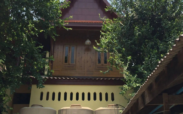 Luang Chumni Village