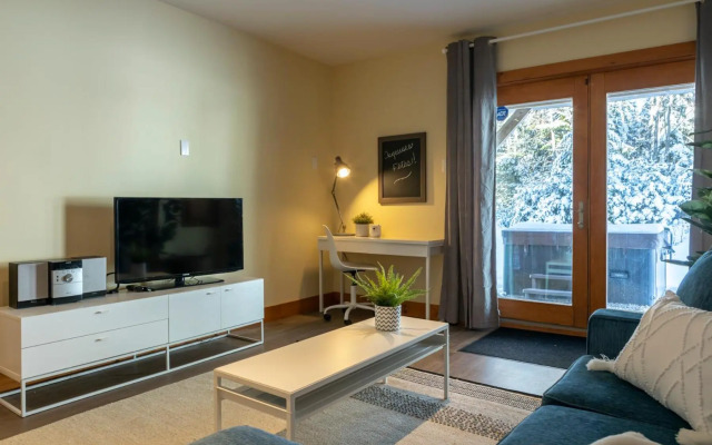 4-Bedroom Chalet Fraternite in Lac-Superieur Tremblant