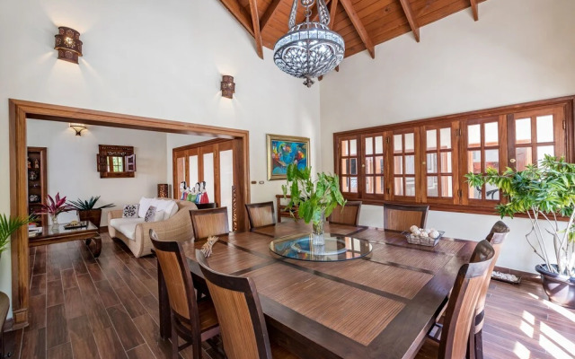 Luxury Villas in Cocotal for Large Group