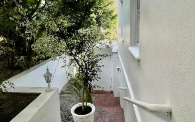 Table Mountain Cottage