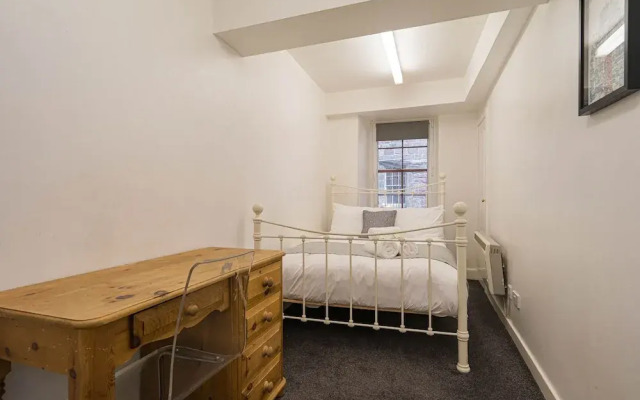 Royal Mile 5 BR Apartment nr Castle