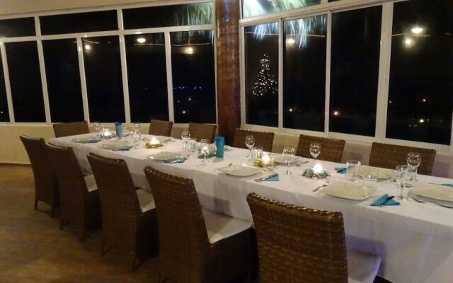 Las Canas Beach Retreat