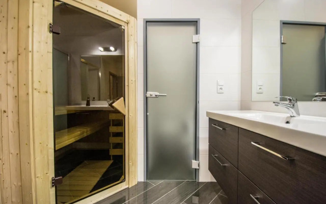Brooklyn Sauna Apt by Ruterra