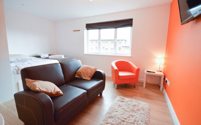 Modern Studio Flat In Clifton