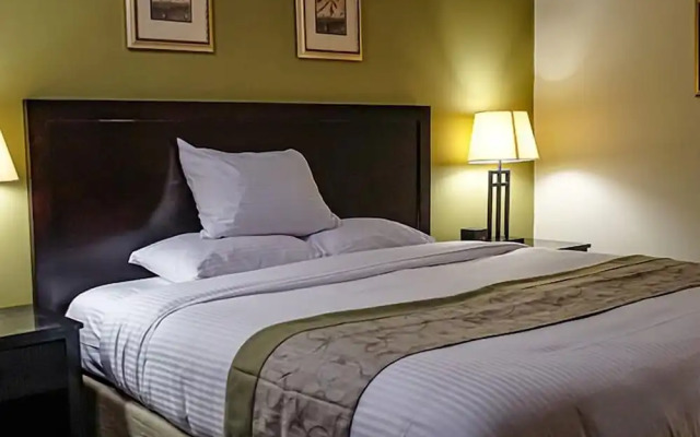 Skyland Motel Inn & Suites