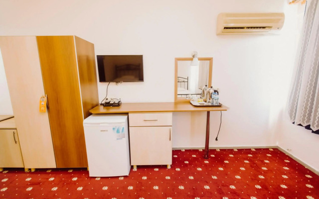 Ozalp Han Hotel