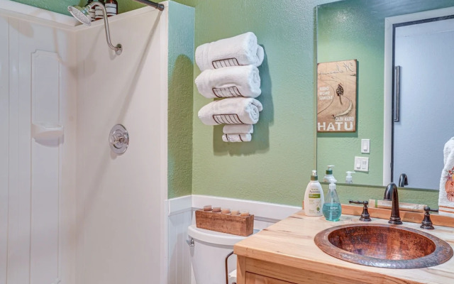 Charming Brian Head Condo Rental w/ Ski Shuttle!