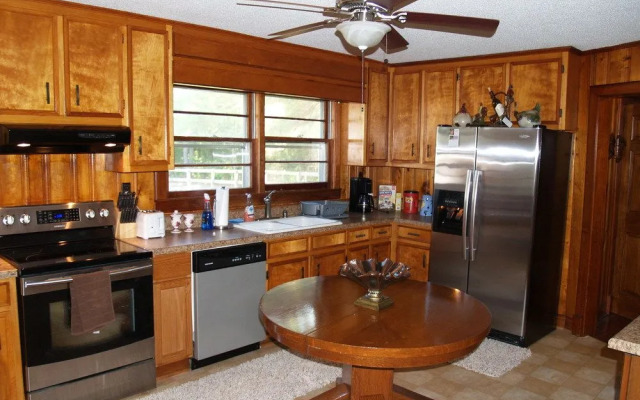 The White House on Freedom Way