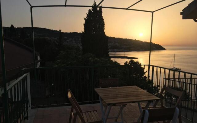 Apartment with beautiful sea view-La casa del'Artista