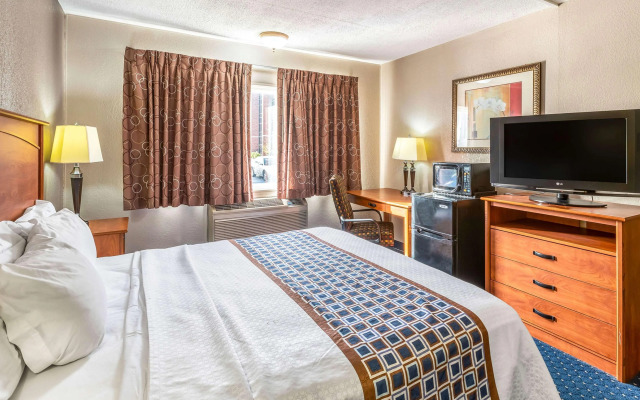 Magnuson Hotel Detroit Airport