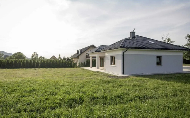 Spacious Villa in Cisownica With Terrace
