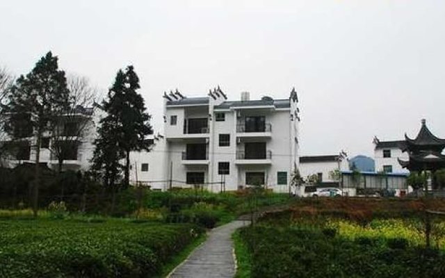 Wuyuan Huayuan Mountain Villa