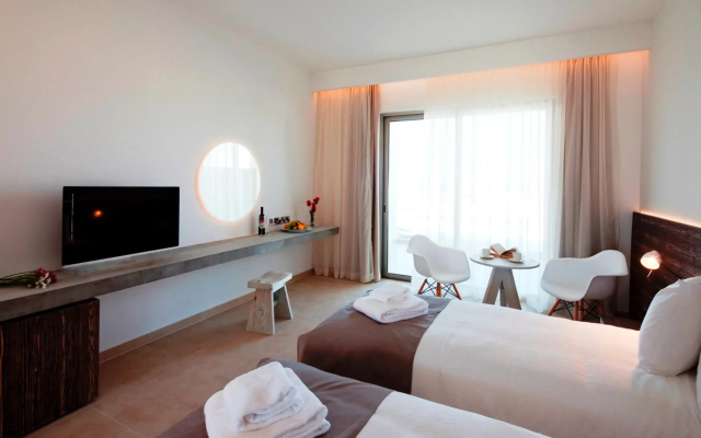Amphora Hotel & Suites