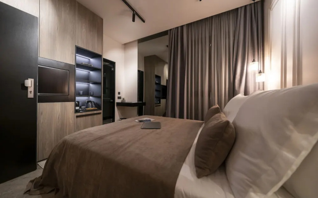 Velvet rooms & more