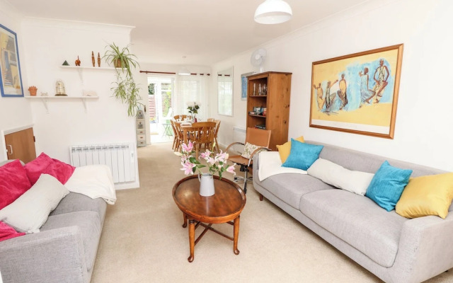 1 Westwood Close