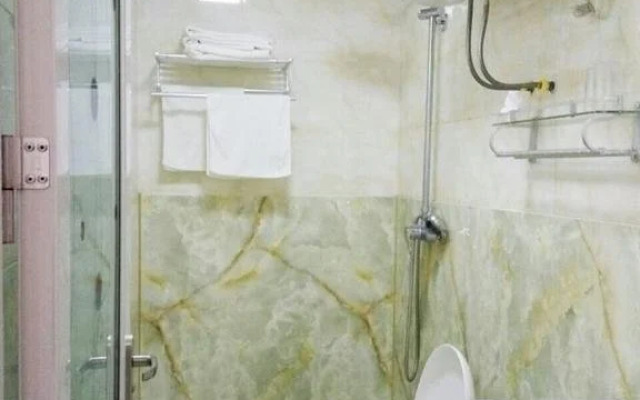 Xinglong Jiahong Inn