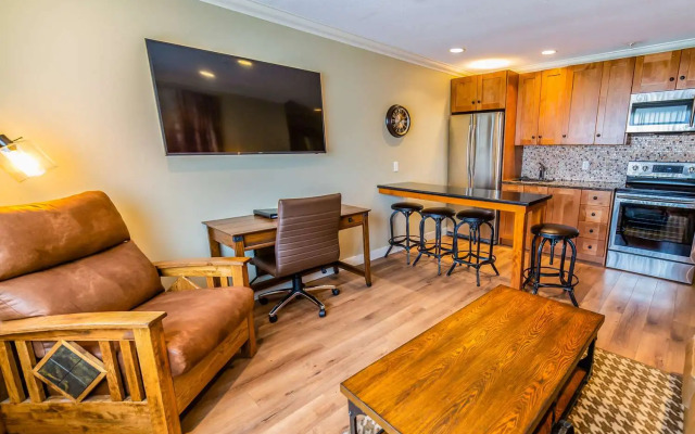 Prestige Hudson Bay Lodge & Conference Centre, WorldHotels Crafted Collection