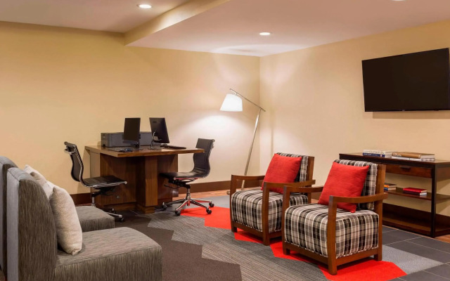 Four Points by Sheraton Milwaukee Airport