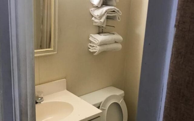 Home Town Inn