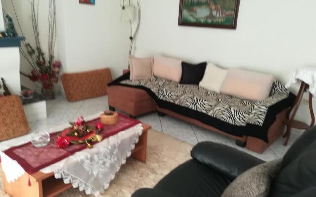 2nd Floor Apartment In Volos