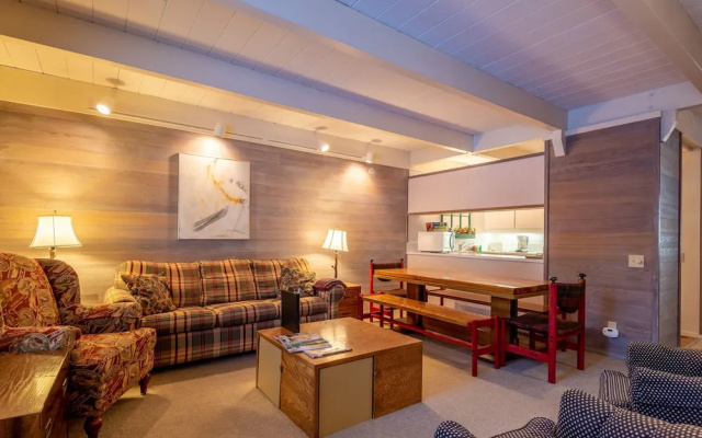 Dollar Meadows 1382 - 2 Br Condo