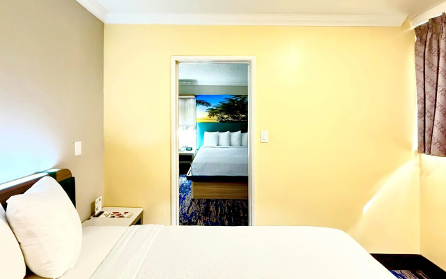 Days Inn by Wyndham Los Angeles LAX Airport/Stadium Area
