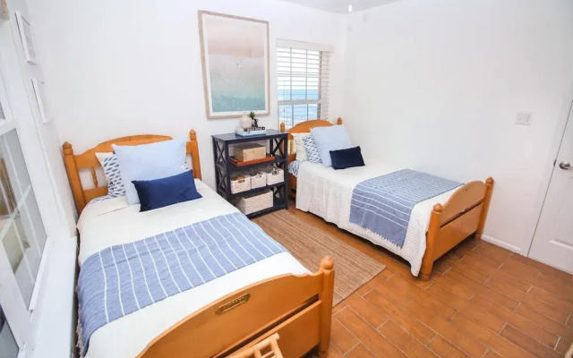 Colony Beach Club 223