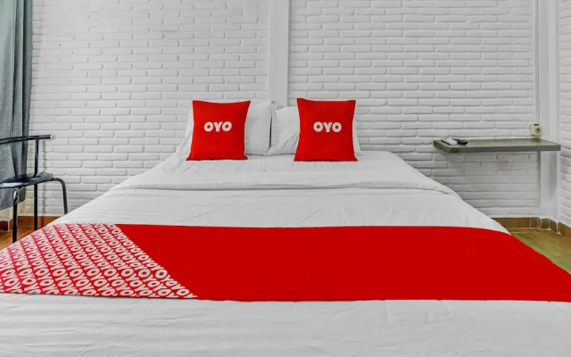 Super OYO 90828 Ara Guest House