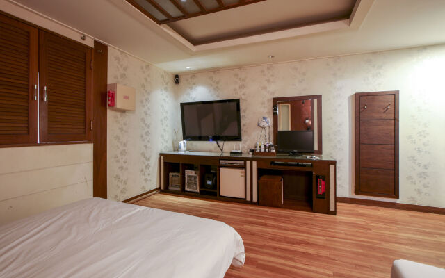 Rozy Hotel