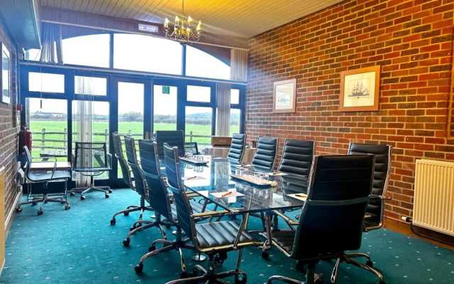 Marsh Farm Hotel
