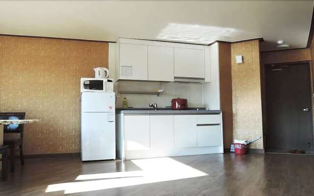 Goseong Sanmaru Pension