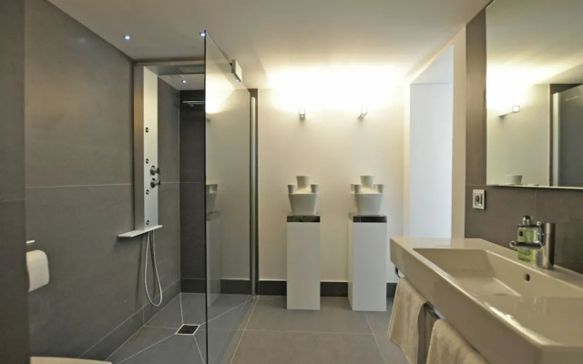 Luxurious Villa in Les Issambres with Pool