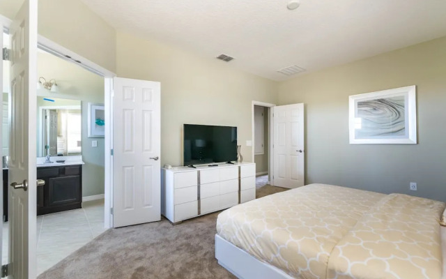 Solterra - 6033 Broad Oak Drive