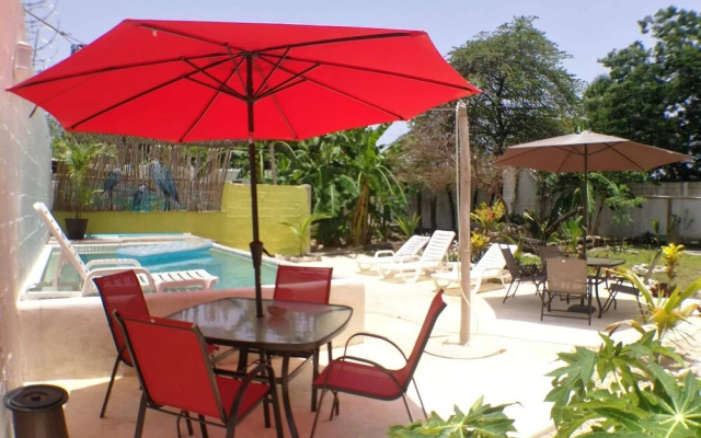 Yellow Submarine Sea View