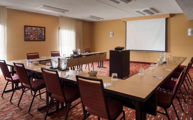 Courtyard by Marriott Chicago Lincolnshire