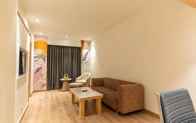 AH1 Hotel